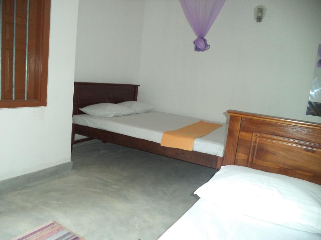 My Place Guest House Unawatuna Extérieur photo